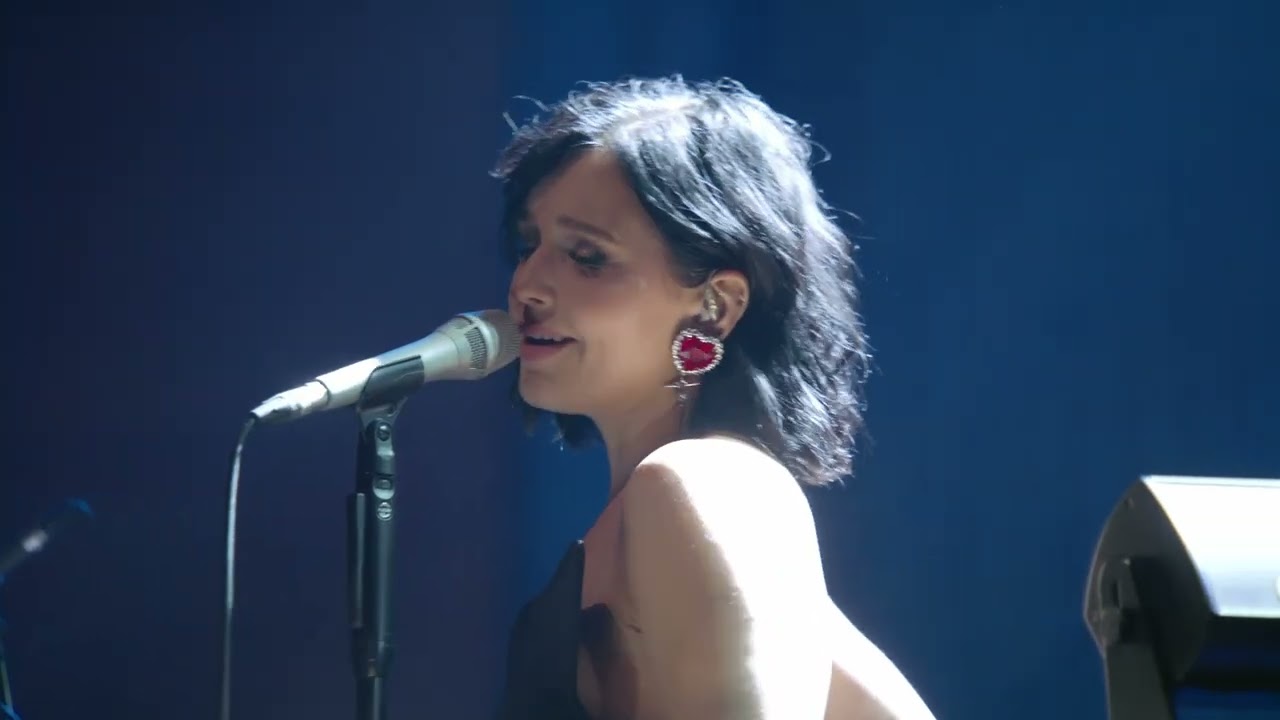 Monika Liu, LNOBT simfoninis orkestras (diriguoja Ričardas Šumila) - Kodėl tu čia? Mp3 Atsisiųsti